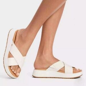 UGG Women's Emily White Patent Leather Sandals Size 7